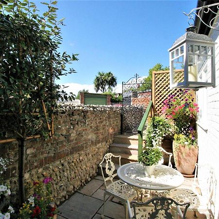 Beautiful Georgian Home In The Heart Of Chichester Exterior foto