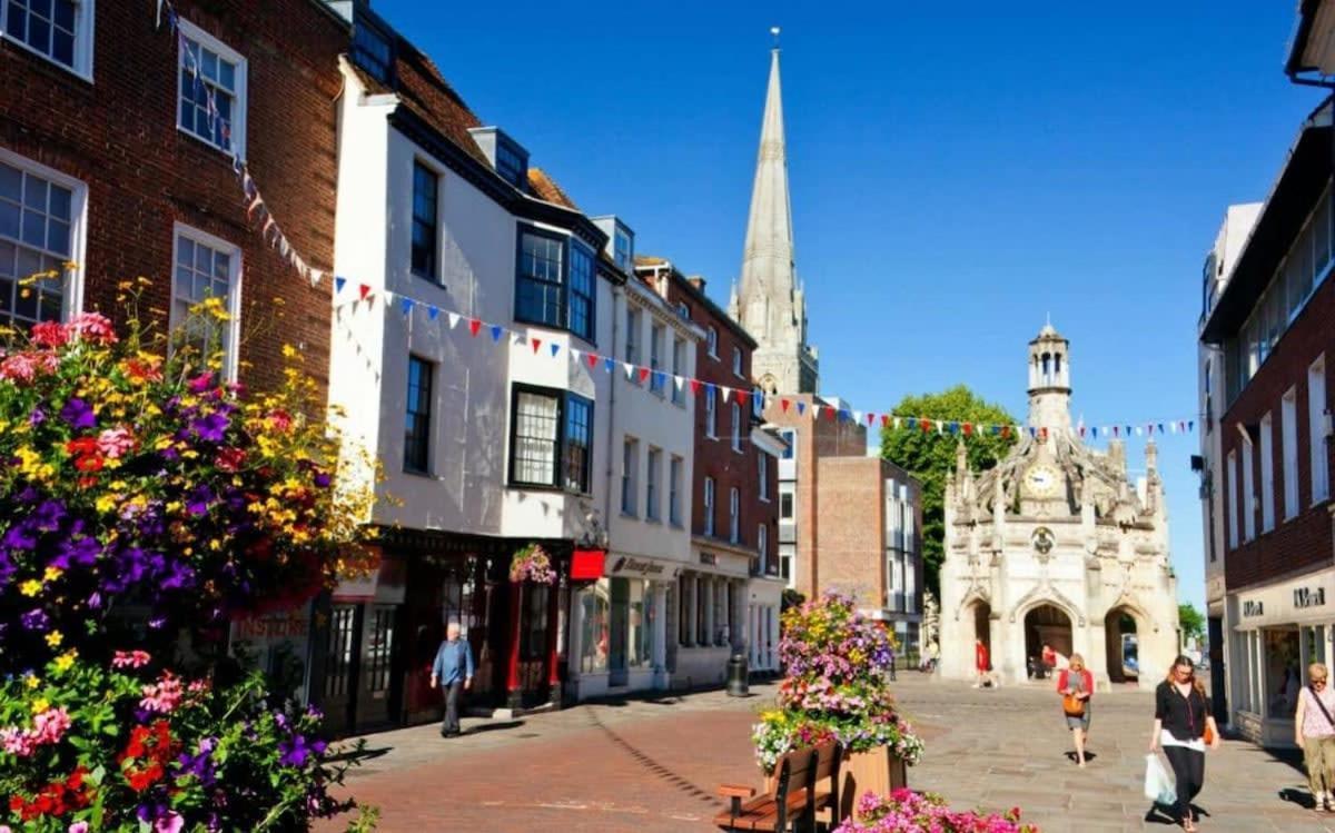 Beautiful Georgian Home In The Heart Of Chichester Exterior foto