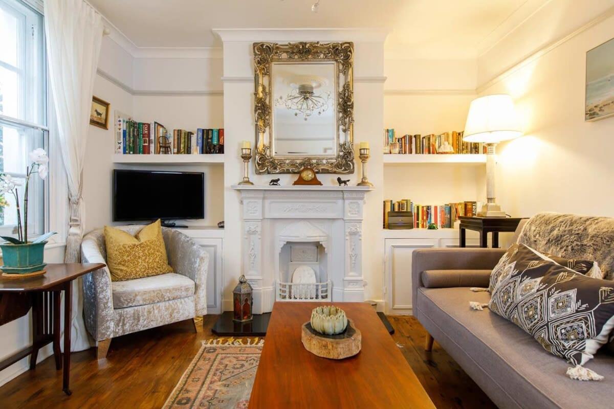 Beautiful Georgian Home In The Heart Of Chichester Exterior foto